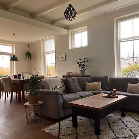 Boerderij Oelewick بيت للعطل فينترزفايك